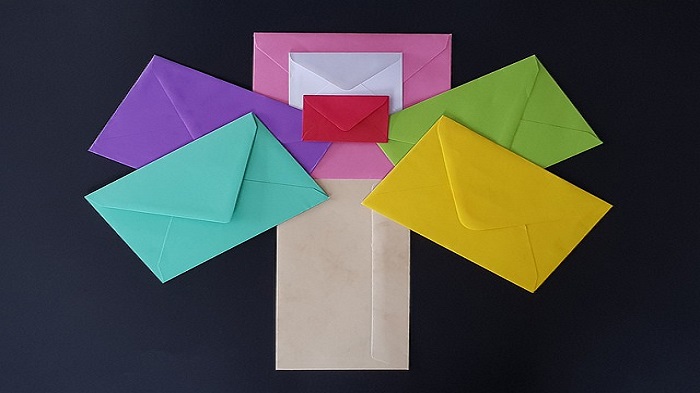 enveloppes colorées-domiciliation d'entreprise-buroservices