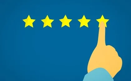 Cinq étoiles et une main pour évaluer la qualité du service client - externalisation du service client - Buro Services