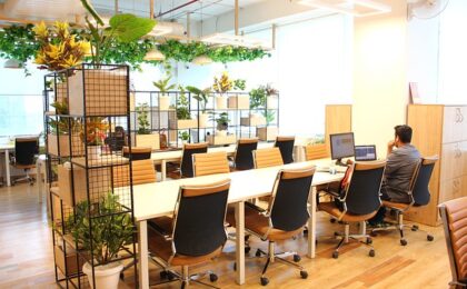 un bureau équipé et décoré - louer un espace de coworking - Buroservices