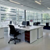 Série de postes de travail sur un étage de bureau - espace de travail meublé à Madagascar - Buro Services