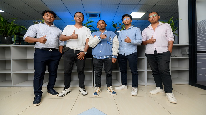 des collaborateurs chez Buro Services - recruter une équipe à Madagascar sans société - Buro Services